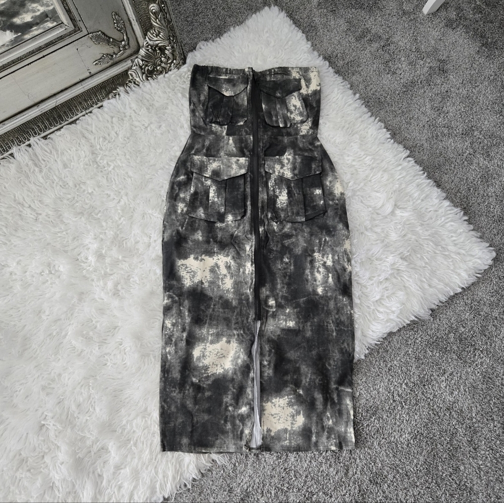 Like an Angel Strapless Cargo dress. Front Zipper. Size Medium. New.